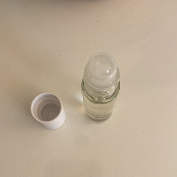 Malin + Goetz Dark Rum Perfume Oil .3 full oz. - Picture 3 of 4
